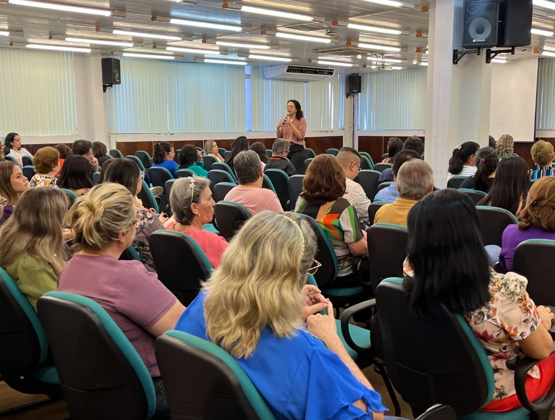 ‘Não há desenvolvimento onde há mulher sofrendo’, diz Raquel Andrade