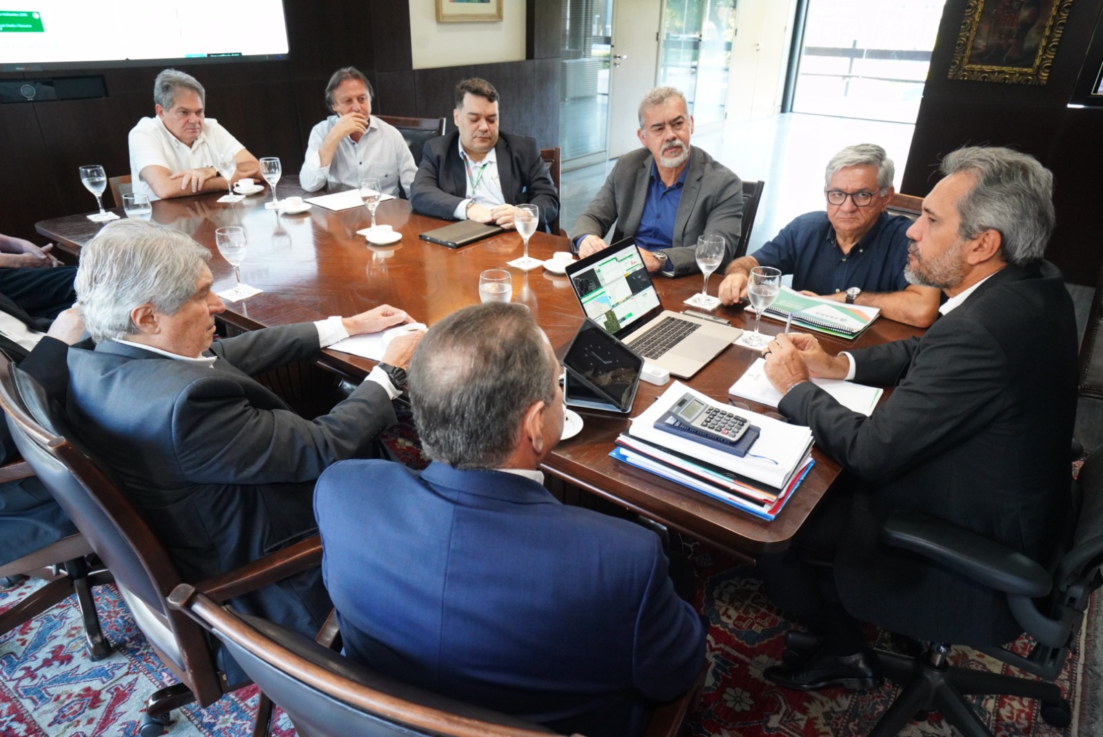 Porto Seco de Quixeramobim é pauta de reunião com governador Elmano de Freitas