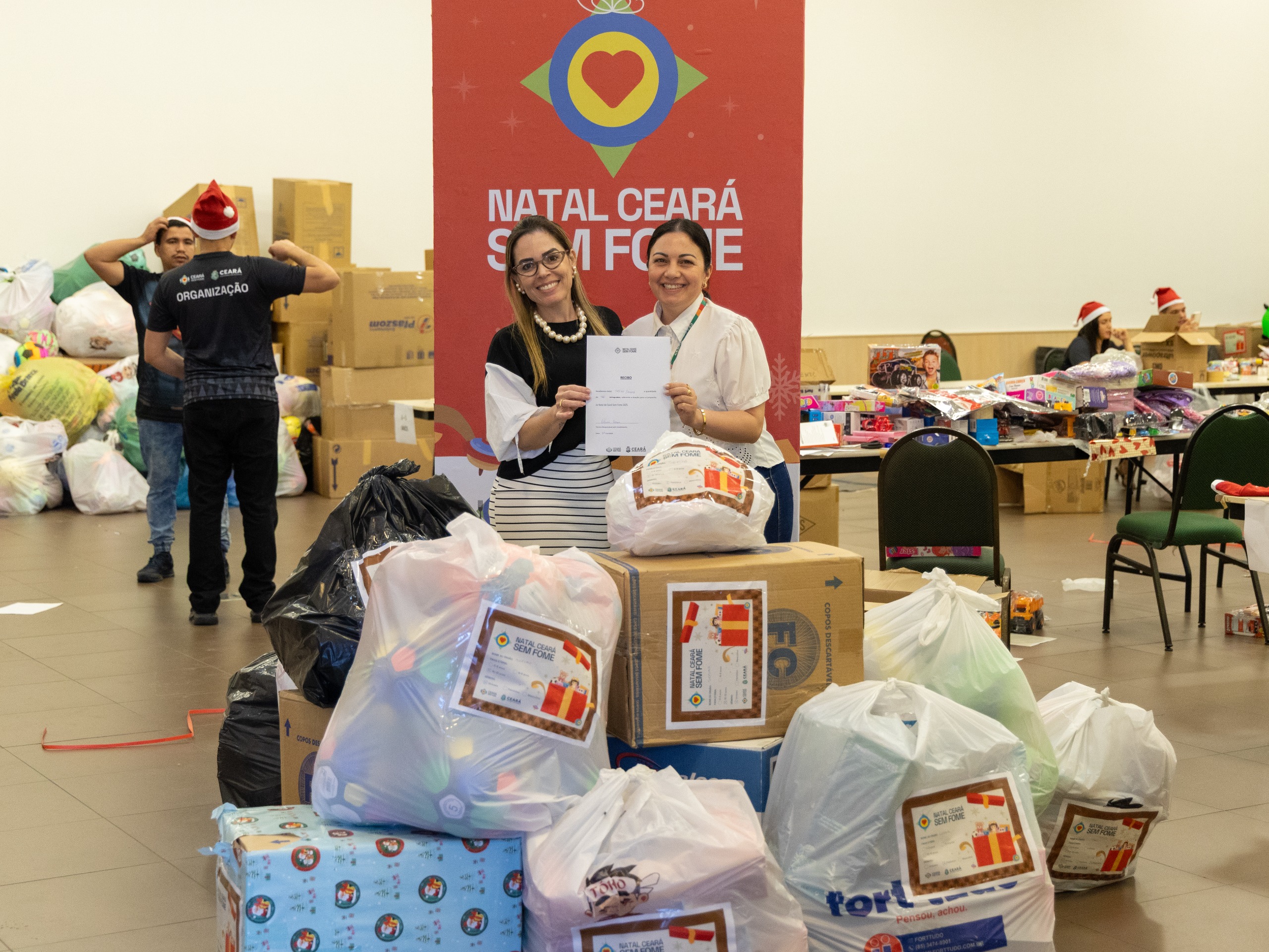 Seplag doa 540 presentes para a campanha Natal Ceará Sem Fome
