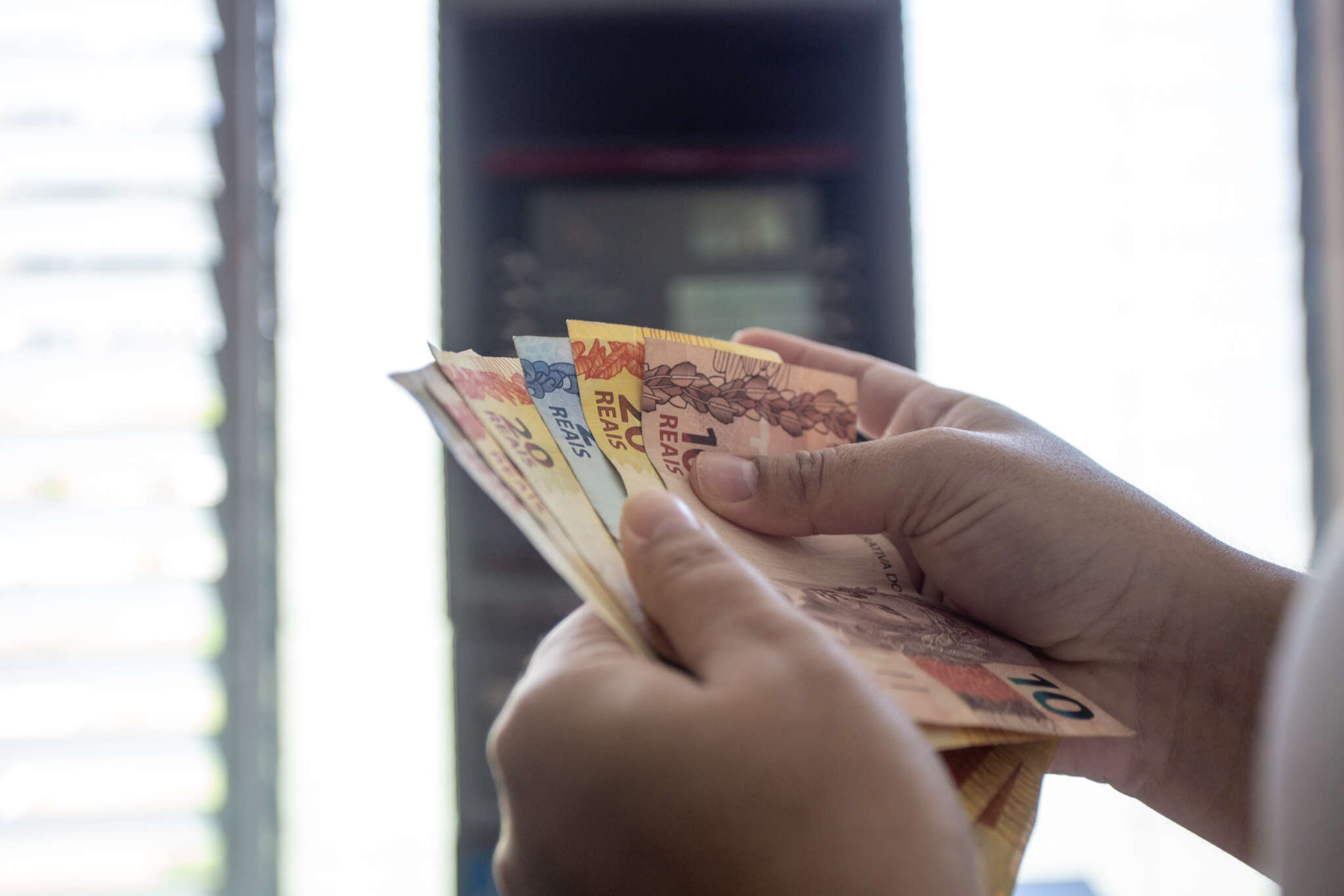 Governo do Ceará antecipa 13º dos servidores estaduais para 17 de dezembro