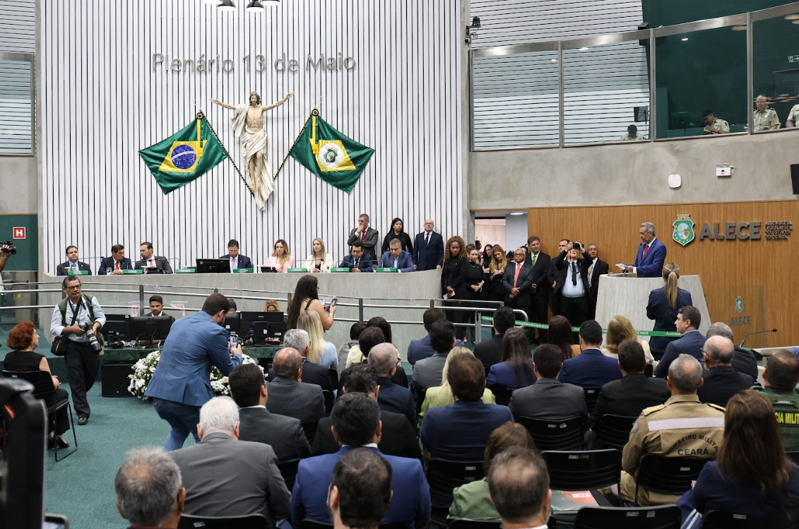 Em Mensagem Governamental na Alece, governador anuncia concurso e reforço na Segurança