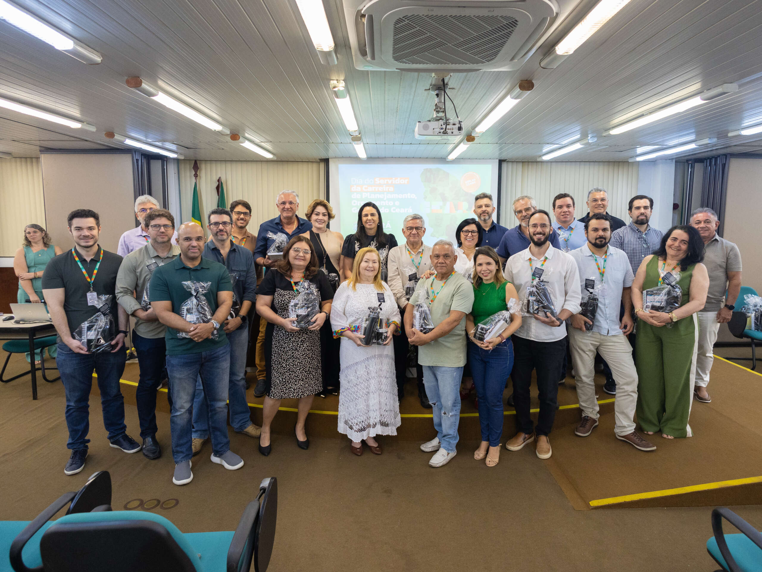 Seplag-CE reúne servidores para celebrar a carreira de Planejamento, Orçamento e Gestão