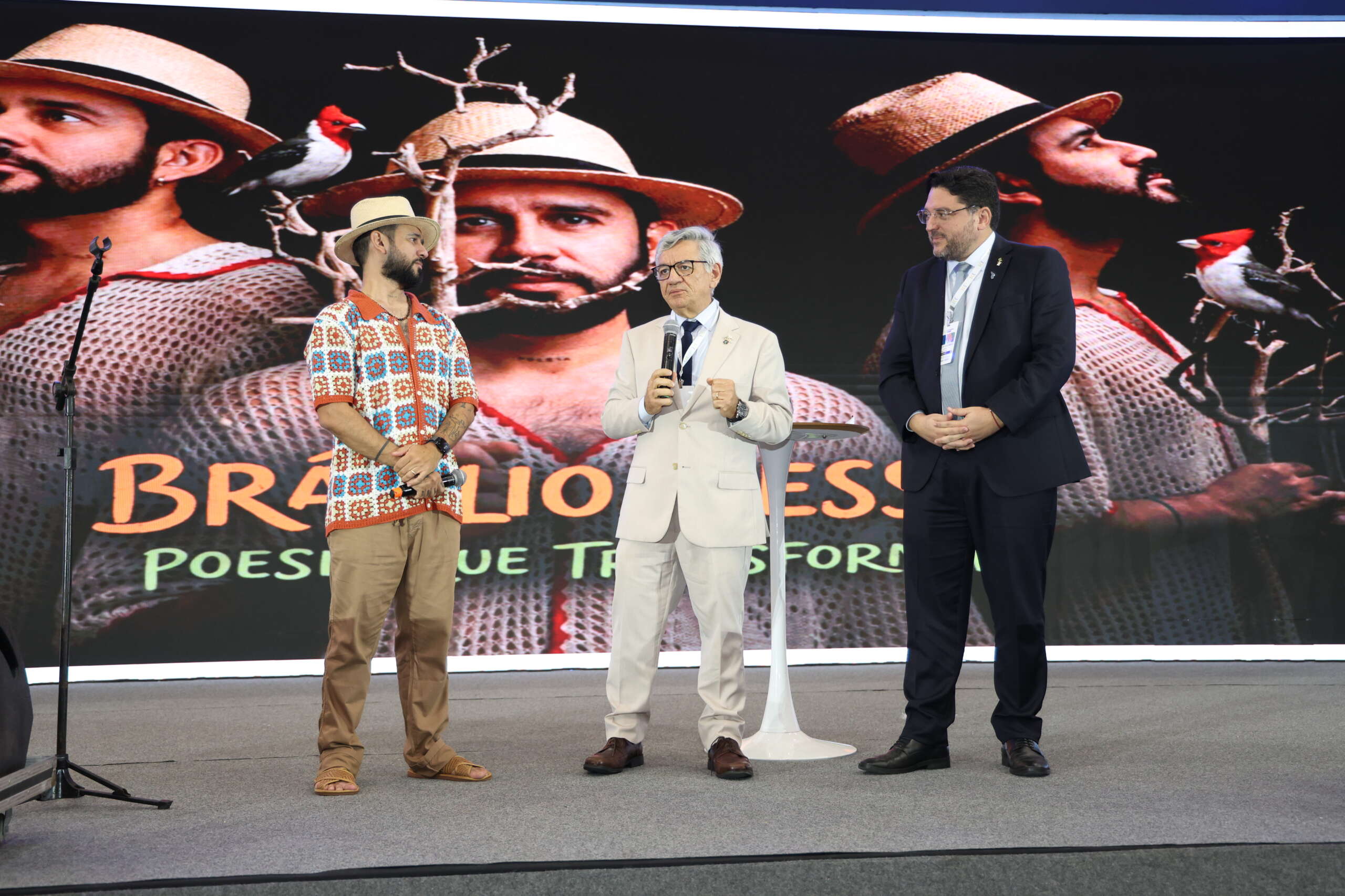 Com poesia e união, XV Congresso Consad encerra edição histórica em Fortaleza